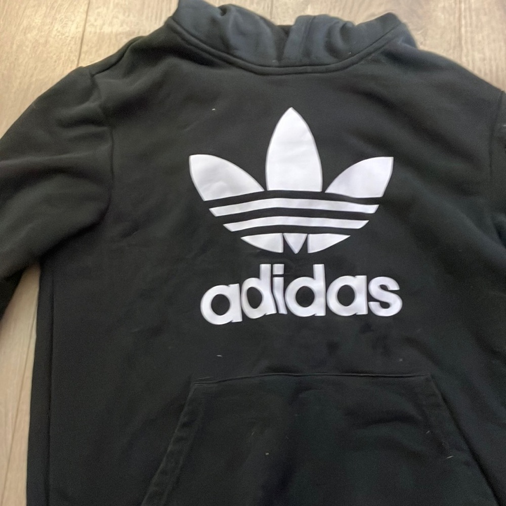 Super cute hoodie I think y’all will really like it.